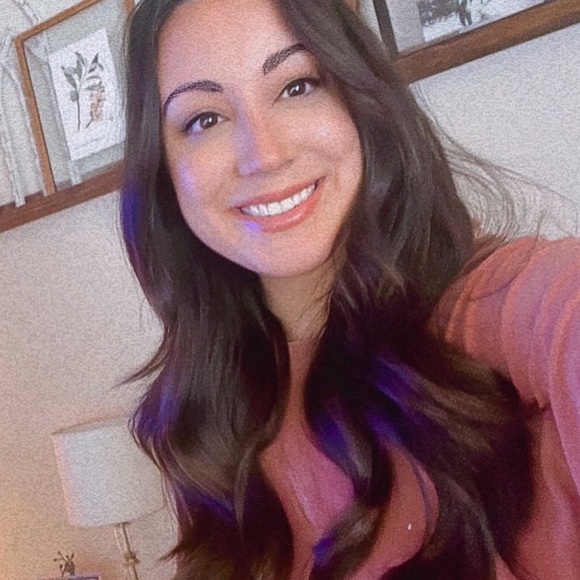 Meet your Posher, Olivia - Picture 1 of 1